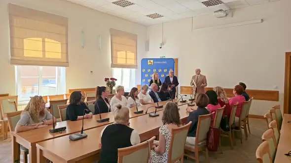 Nauczyciele z Łobza otrzymali akty mianowania