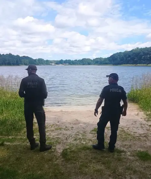 Ostatni weekend wakacji – policja apeluje o rozwagę na drogach i nad wodą