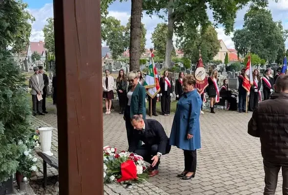 Powiatowy Dzień Sybiraka w Łobzie – hołd dla ofiar sowieckiej agresji
