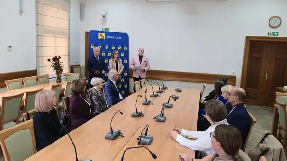 Nagrody Burmistrza Łobza dla nauczycieli z okazji Dnia Edukacji Narodowej