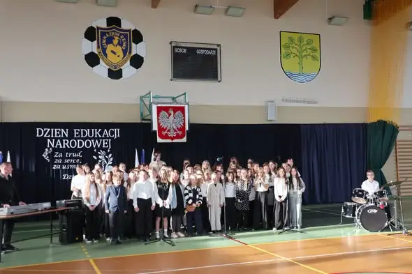 Dzień Edukacji Narodowej w Resku – podziękowania i nagrody dla nauczycieli