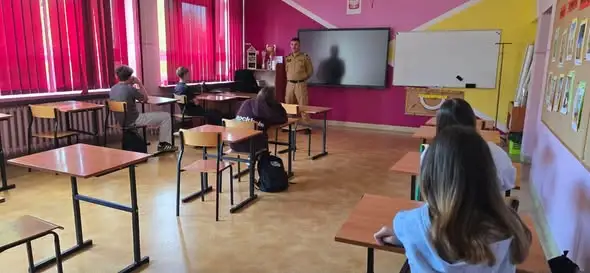 Uczniowie z Bełczna poznali zawód strażaka – spotkanie z PSP